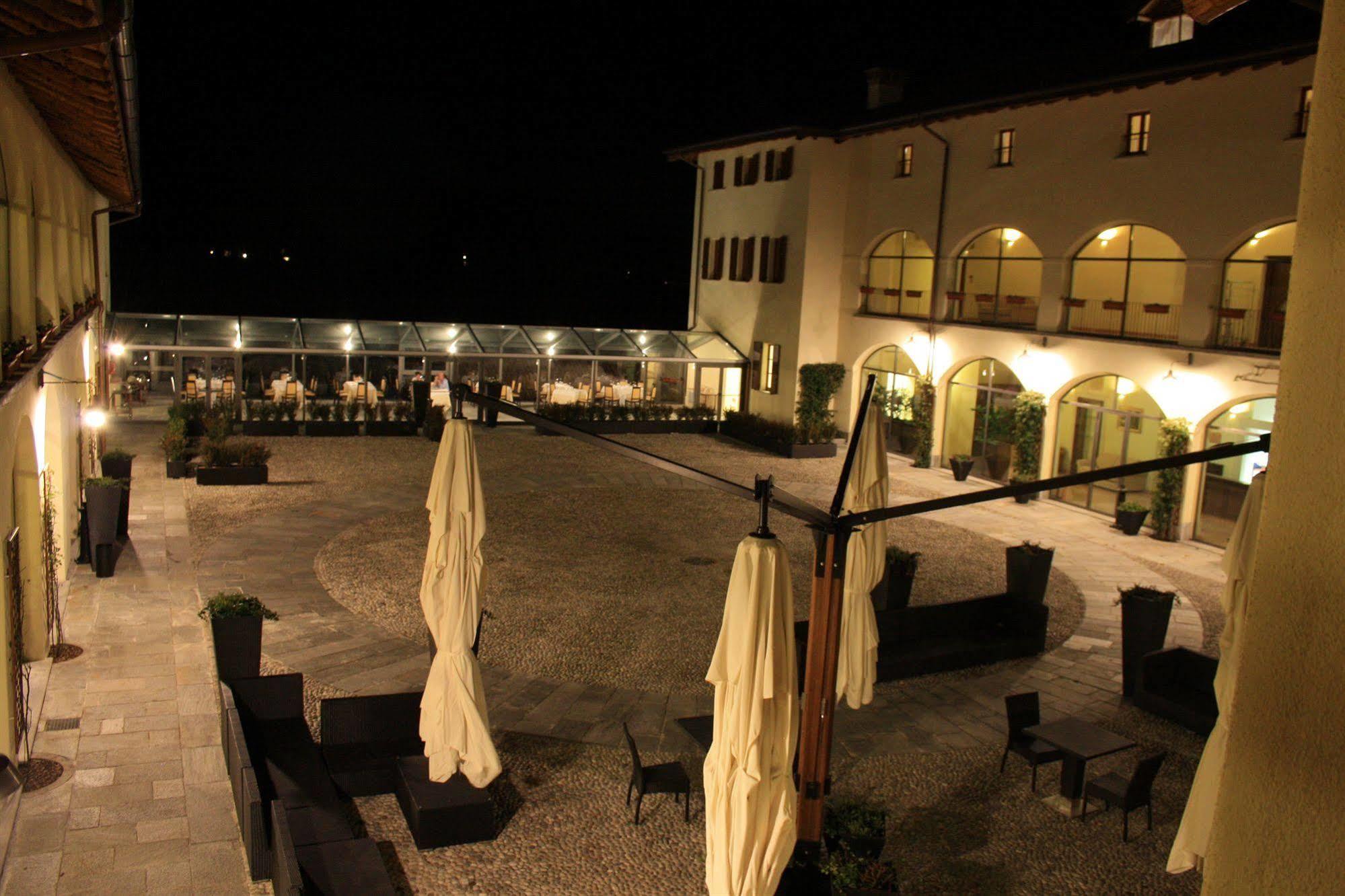 Hotel Cascina Canova Uggiate-Trevano Экстерьер фото